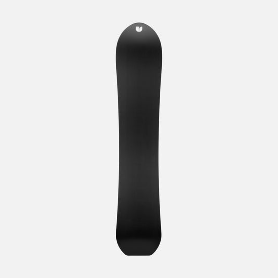 United Shapes Black and blue freeride snowboard Cadet base